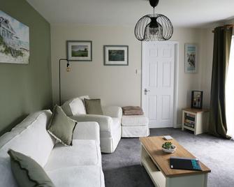 Cruise, Relax, Explore. Free p/king - 5mins to beach. 10mins to city & port. 5 - Southampton - Wohnzimmer