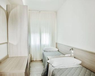 Hotel Anny - Jesolo - Bedroom