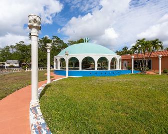 Days Inn by Wyndham Fort Myers Springs Resort - Fort Myers - Property amenity