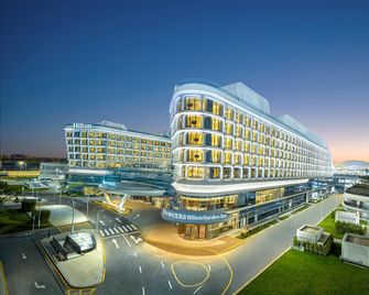 Hilton Garden Inn Guangzhou Baiyun Airport - Kanton - Budova
