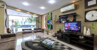 Tri Hotel Criciúma - Criciuma - Wohnzimmer