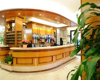 Adler - Alassio - Front desk