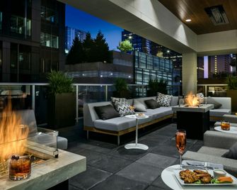 Hilton Garden Inn Seattle Bellevue Downtown - בלביו - בניין
