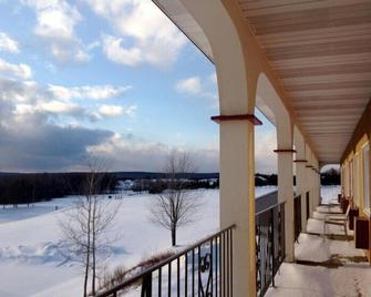 Hotel Motel Le Château - Lac-Mégantic - Balkon