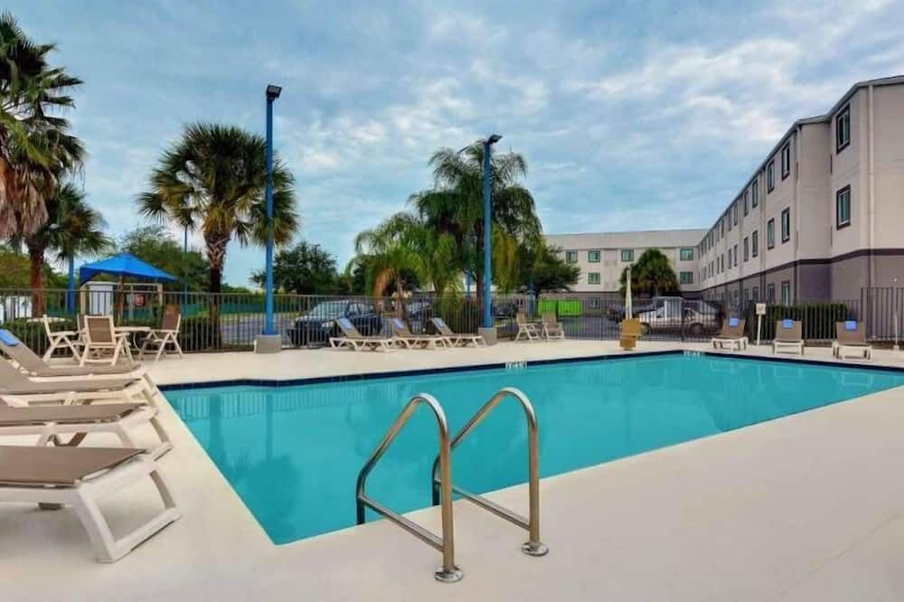 Motel 6-Orlando, Fl - International Dr - אורלנדו - בריכה