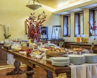 Mercure Petriolo Siena Terme Spa Hotel - Civitella Paganico - Buffet