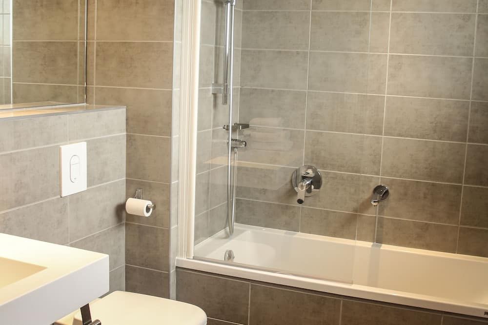 H24 Hotel - לה מה - חדר רחצה