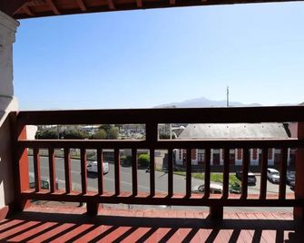 Hotel Colbert - Сен-Жан-де-Люз - Балкон