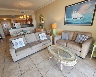 Inn at Dauphin Island 310 Beautiful Unit with Wonderful Views!! - Dauphin Island - Sala de estar