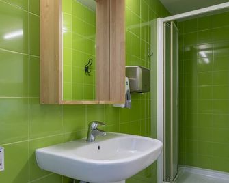 Ganbara Hostel - Self Check In - Bilbao - Bathroom