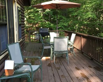 Lakefront All-Season Beauty And Fun! - Jaffrey - Patio