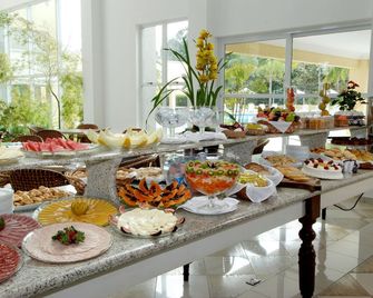 Vitória Hotel Convention Indaiatuba - Indaiatuba - Buffet