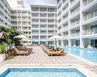 Chanalai Hillside Resort, Karon Beach - Karon - Piscina