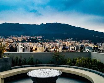 Luxury Residence Suites - Quito - Balcony