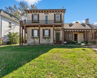 The Mediterranean House 1858 - Perryville - Building