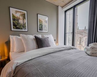 Midori Suite 2br City Views - Manchester - Sovrum