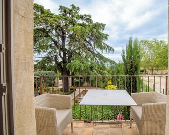 Boutique Hôtel La Villa Montesquieu - Laudun-l'Ardoise - Balcón