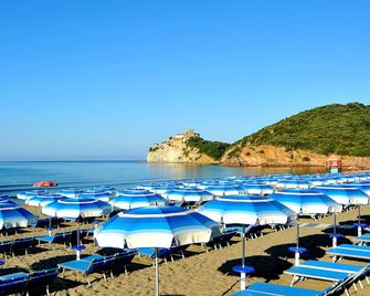 Camping Village Baia Azzurra Club - Castiglione della Pescaia