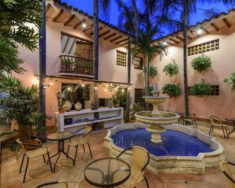 Hotel Boutique Al Alma - Santa Fe de Antioquia - Piscina