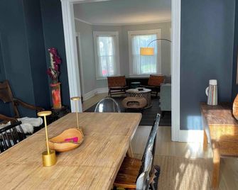 An In-Town Beauty with Late Checkout - Great Barrington - Sala de jantar