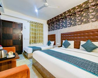 Majestic Park B & B - New Delhi - Bedroom