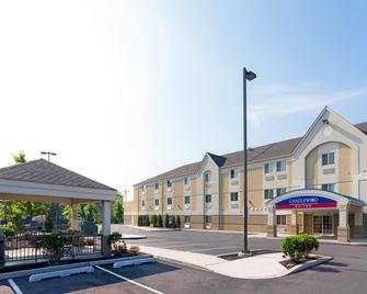 Candlewood Suites Secaucus - Meadowlands - Secaucus - Bygning