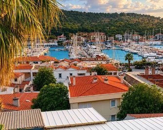 Yalcin Hotel - Cesme