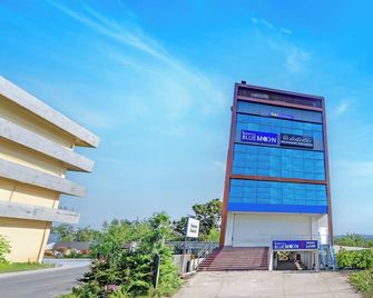 Fabhotel Blue Moon - Warangal - Building