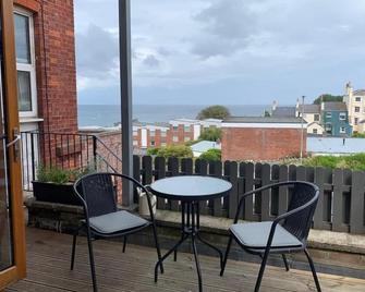 Boutique 1 Bedroom Apartment with Balcony and Spectacular Sea View - Swanage - Balcony