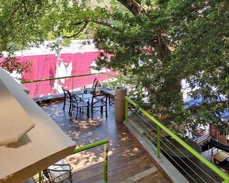 Hostal Casa MX Quinta Avenida - Playa del Carmen - Balkong