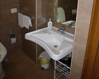 Baglio Delle Rose - Giarre - Bathroom