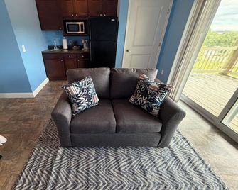 Aeries Villas 309 A - Grafton - Living room