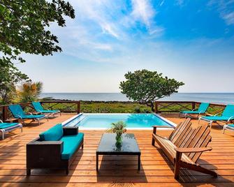 可可羅布酒店 - 羅坦島 - 羅丹島 - 游泳池