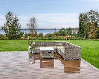 Lovely Home In Mora With Sauna - Mora - Innenhof