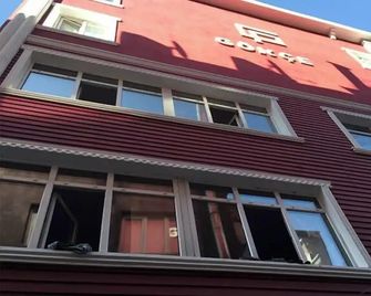 Gökçe Pansiyon - Adult Only - Hostel - Estambul - Edificio