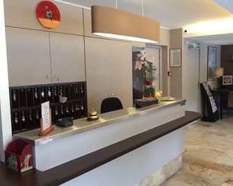 Atalante Hotel - Annemasse - Recepce