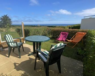 Nice sea view for this quiet apartment 10 minutes walk from the beach. - Saint-Cast-le-Guildo - Patio