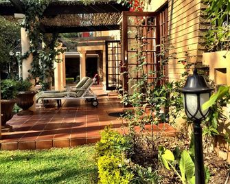 MacGregors Guest House - Pretoria - Patio
