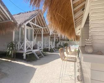 Love Coconut Bungalow - Gili Trawangan - Innenhof