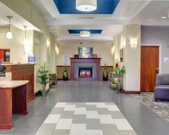 Holiday Inn Express & Suites Charleston Nw - Cross Lanes - Cross Lanes - Lobby
