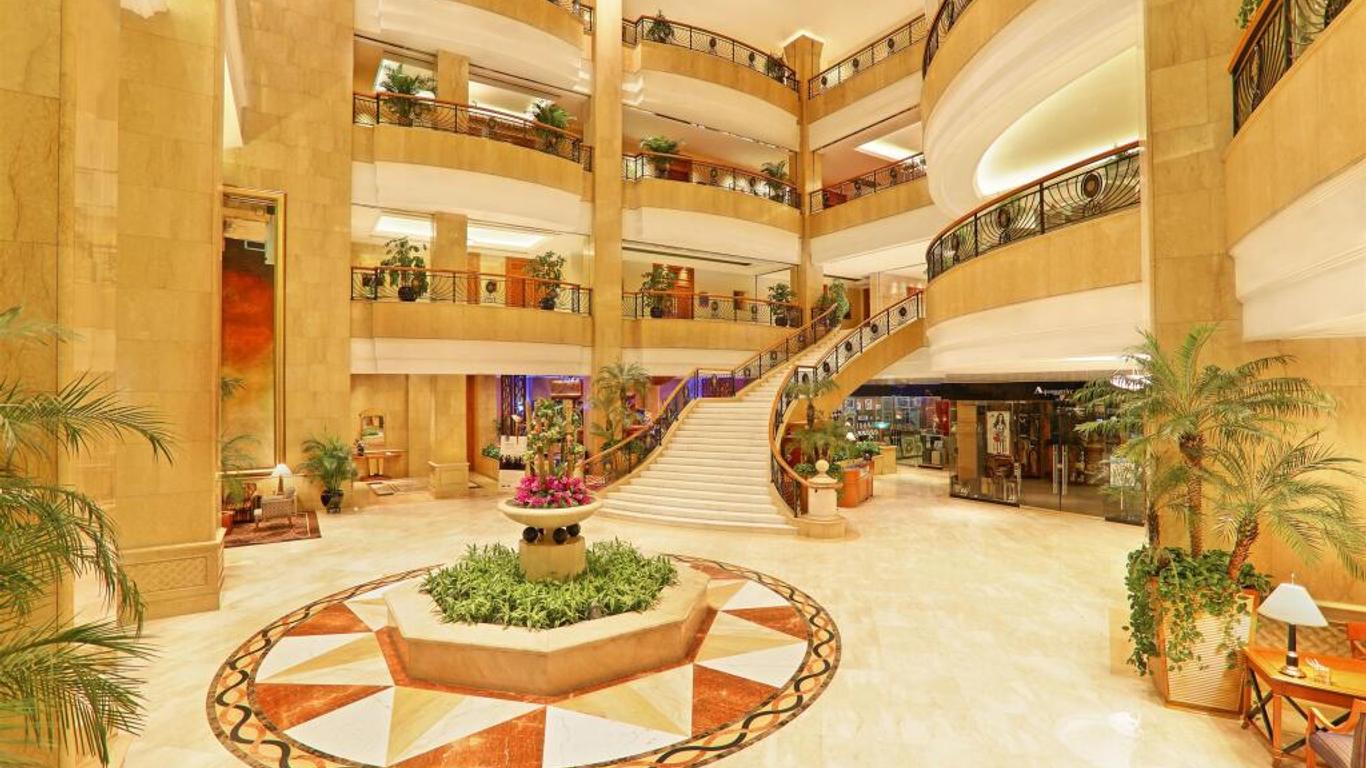 Sheraton Chengdu Lido Hotel