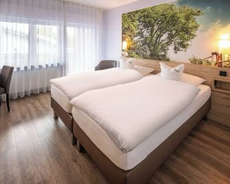 Hotel Restaurant 'Zur Post' - Holdorf - Bedroom