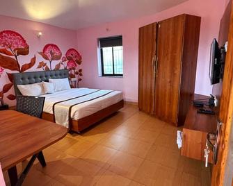 The Brickyard Resort - Latur - Bedroom