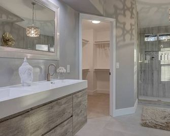 Scottsdale Kierland 4 Bdrm wResort Like Backyard - Phoenix - Bathroom