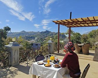 Krishna Niwas - A Heritage House Since 1924 - Mount Abu - Balcón