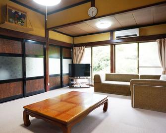 Minerva nanao fujinose satoyamakan - Nanao - Living room