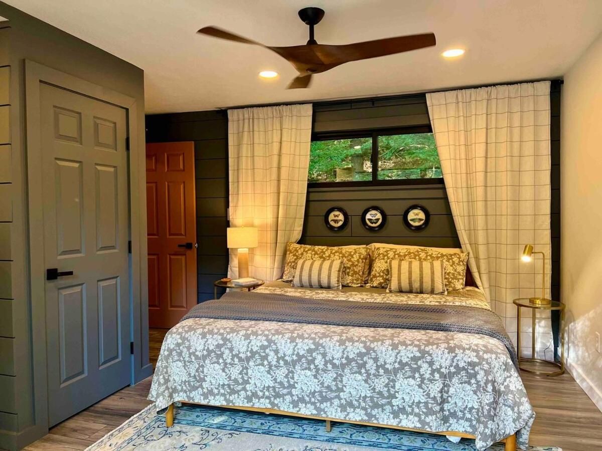 Gwen's Cottage at Water's Edge