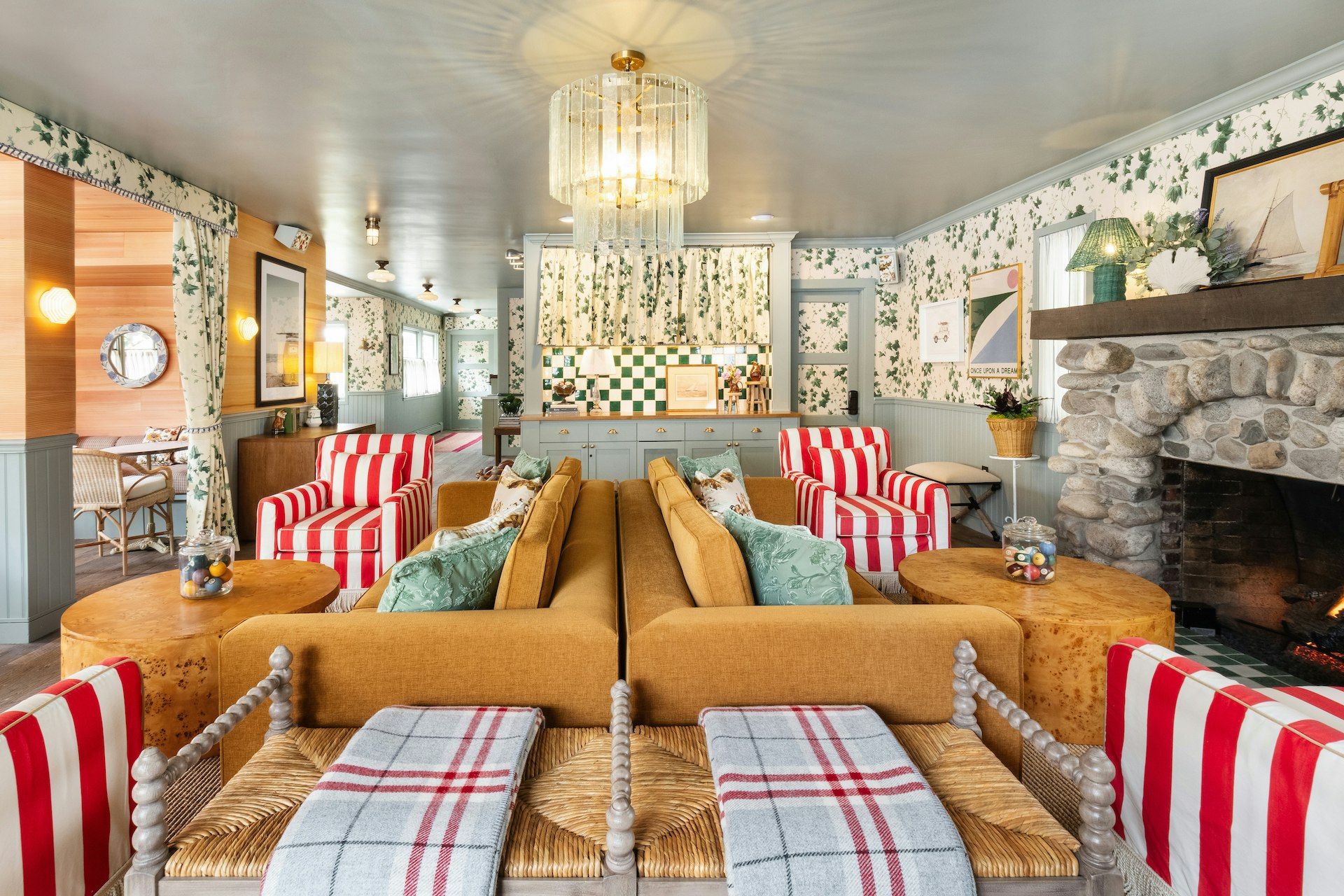 Le Petit Pali at 8th Ave - Carmel-by-the-Sea - Lounge