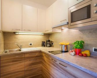 New Residence Schnatzhof Schlanders - Silandro - Kitchen