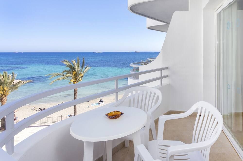 Apartamentos Mar y Playa - Ibiza - Balcony